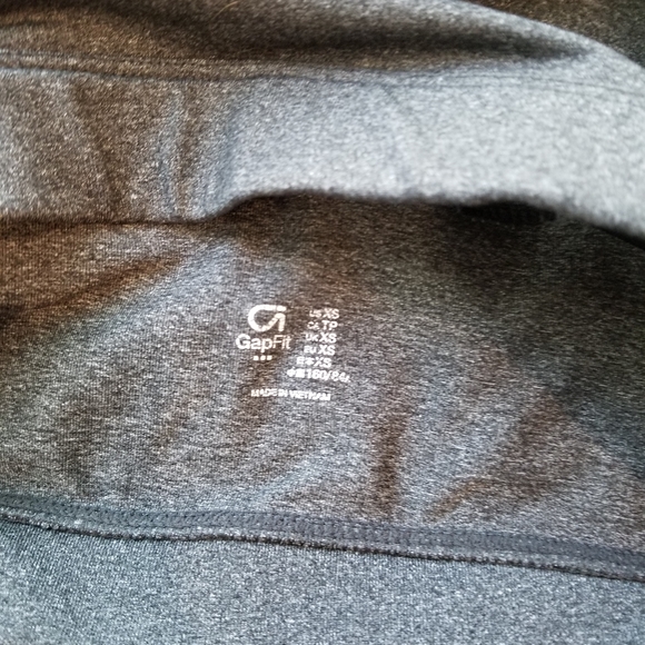 GapFit | Eclipse Medium Support Strappy Sports Bra - Picture 4 of 7